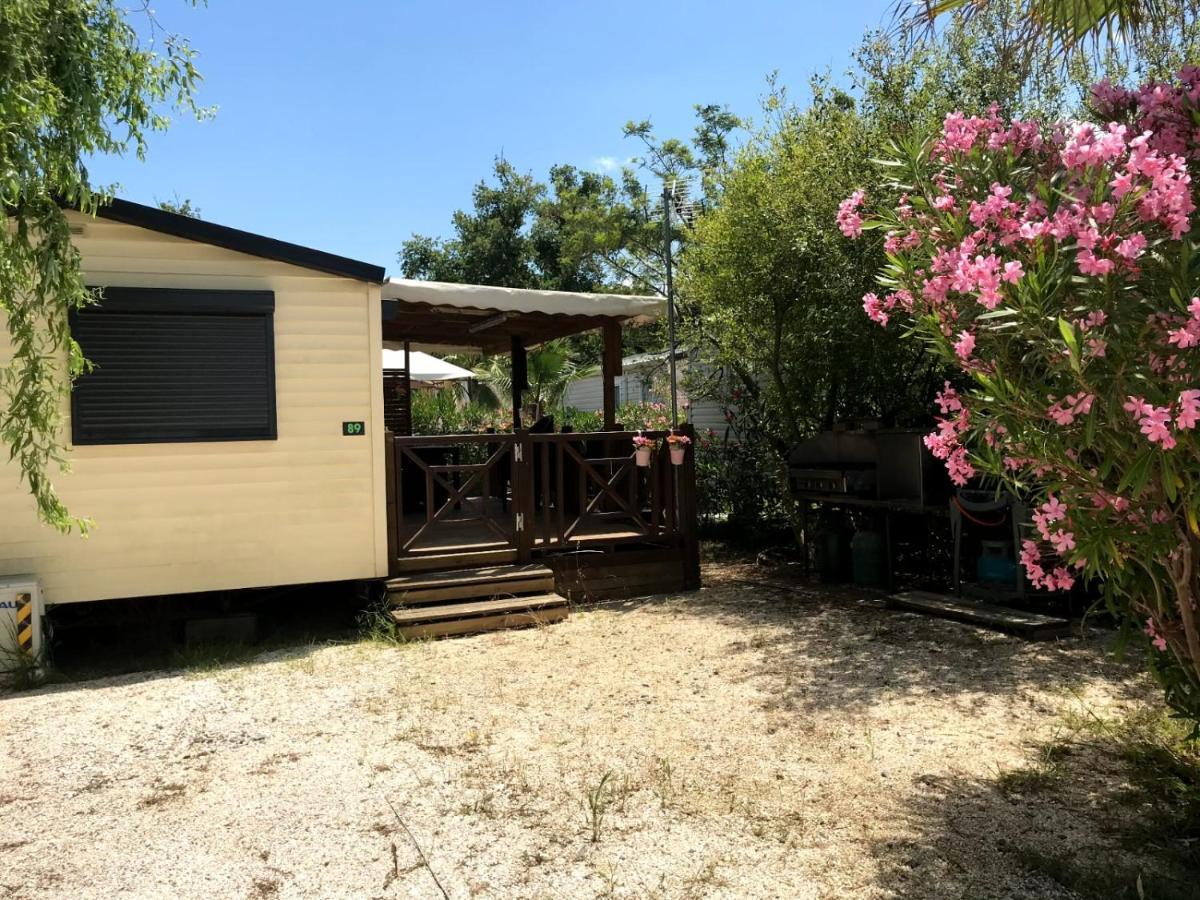 Hotel Comping Le Clos Du Thym Argelès-sur-Mer Esterno foto